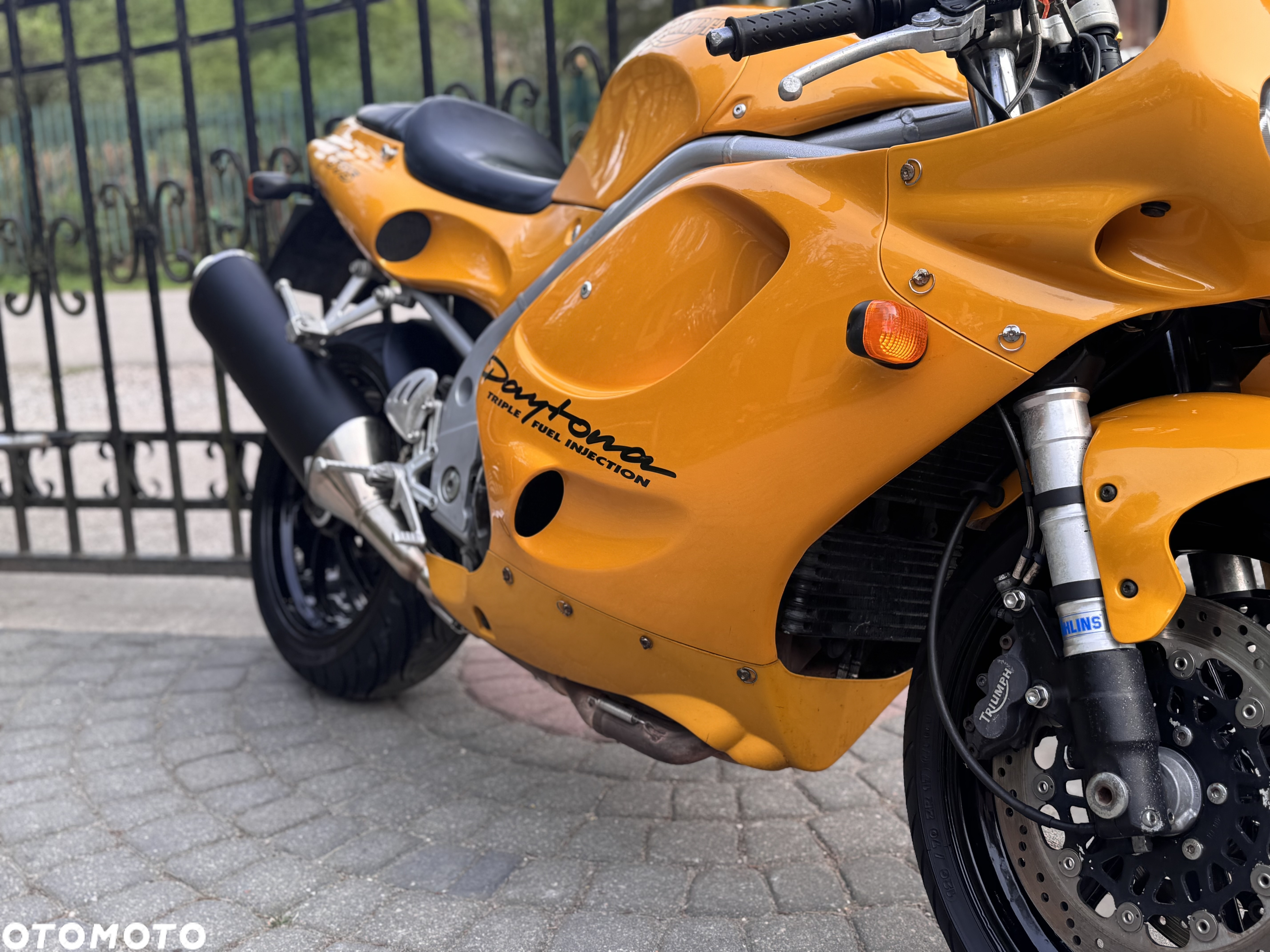 Triumph Daytona - 13