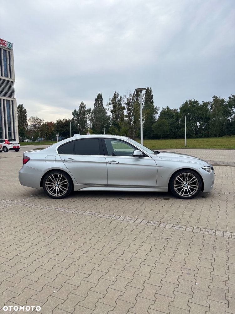 BMW Seria 3 330e iPerformance - 2