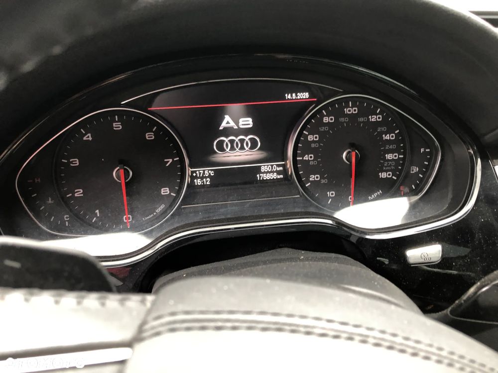 Audi A8 - 2