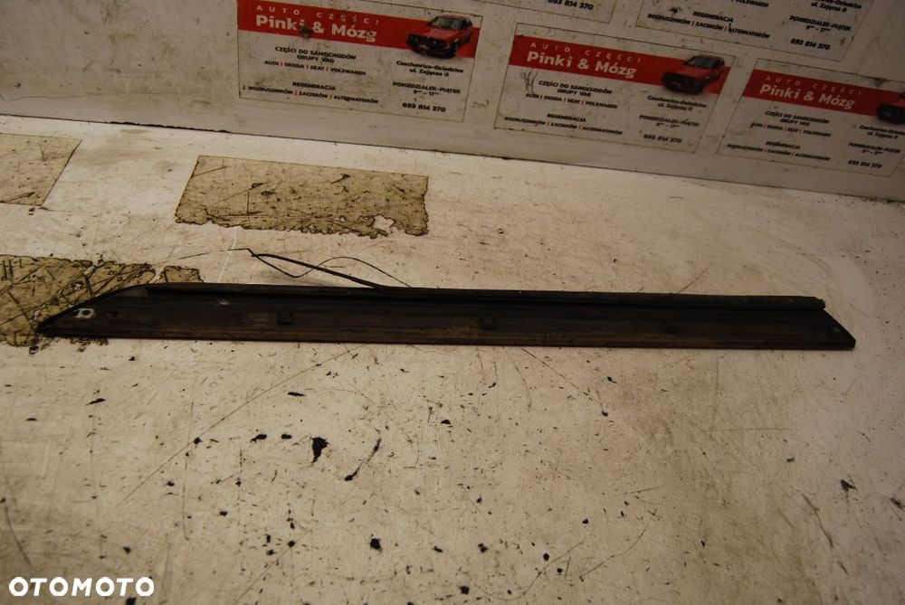 LISTWA DRZWI PRAWY LEWY TYŁ DOLNA AUDI A3 8P 5D LZ3F LZ7L - 2