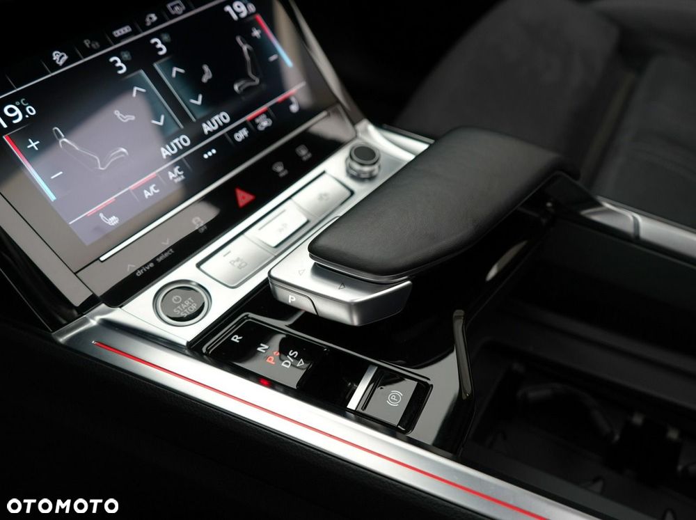 Audi Q8 Sportback e-tron - 20