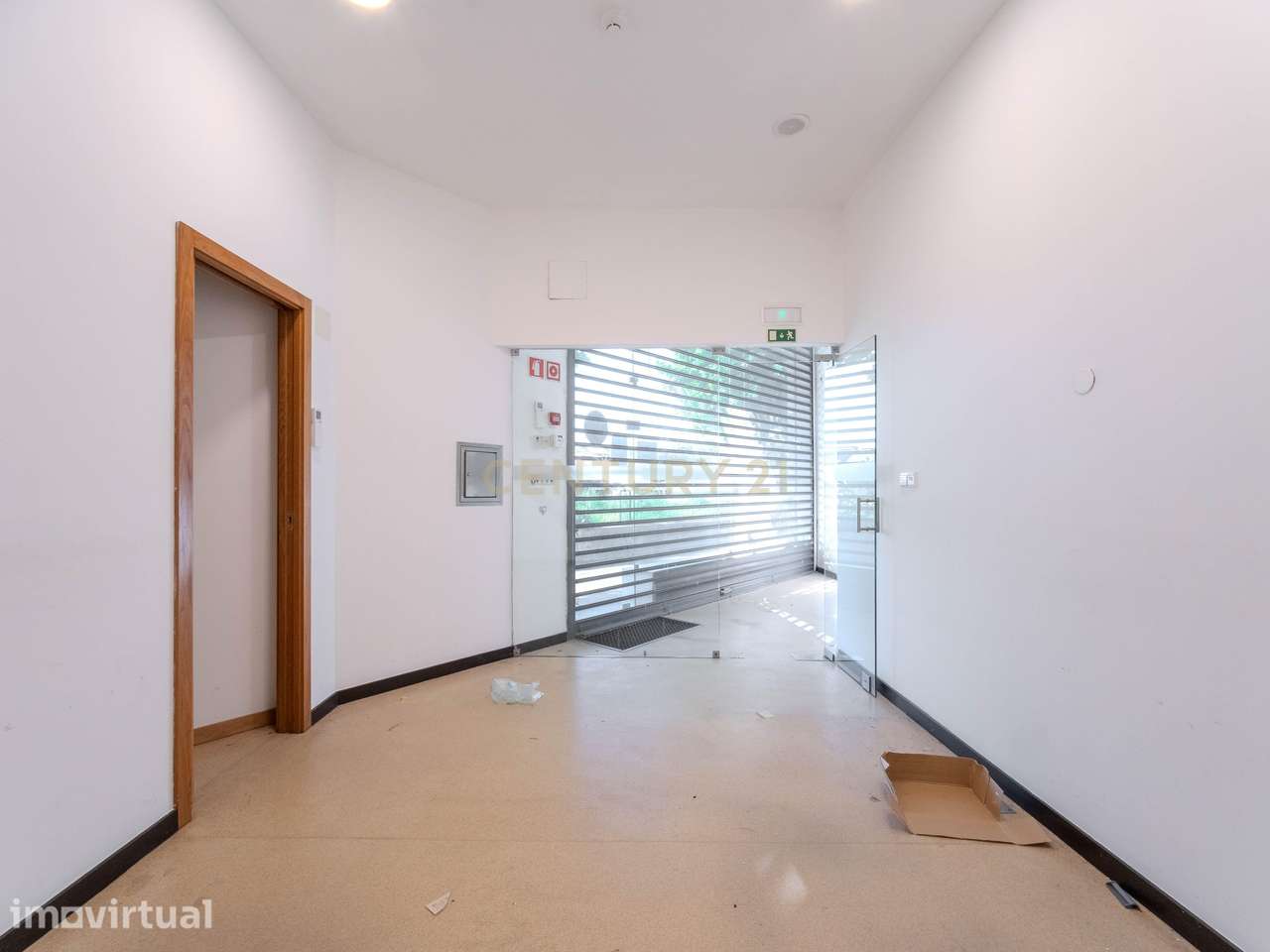 Estabelecimento Comercial em Ermesinde - 444.20m²  - Arrendamento - Grande imagem: 4/59