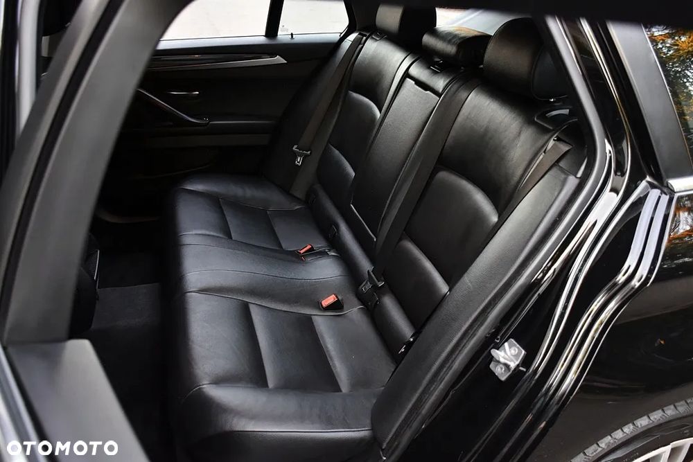 BMW Seria 5 530d xDrive Touring Luxury Line - 8