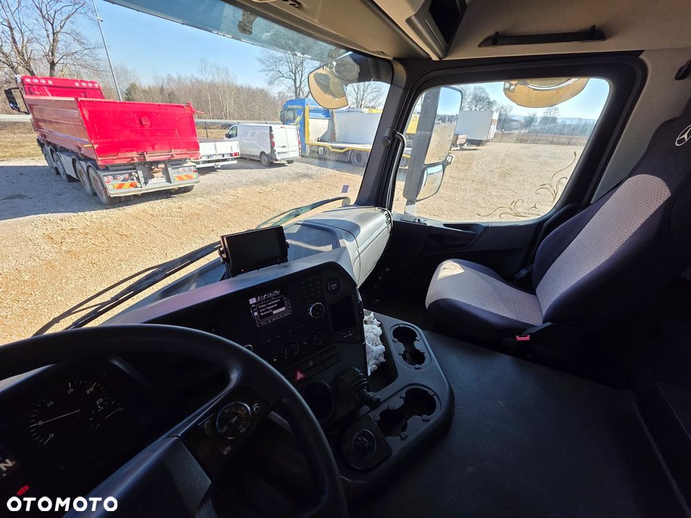 Mercedes-Benz Arocs 3243 - 19