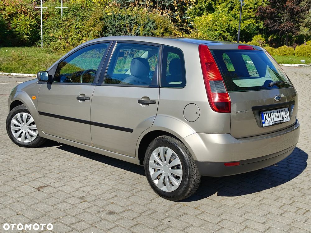Ford Fiesta 1.25 Celebration - 23
