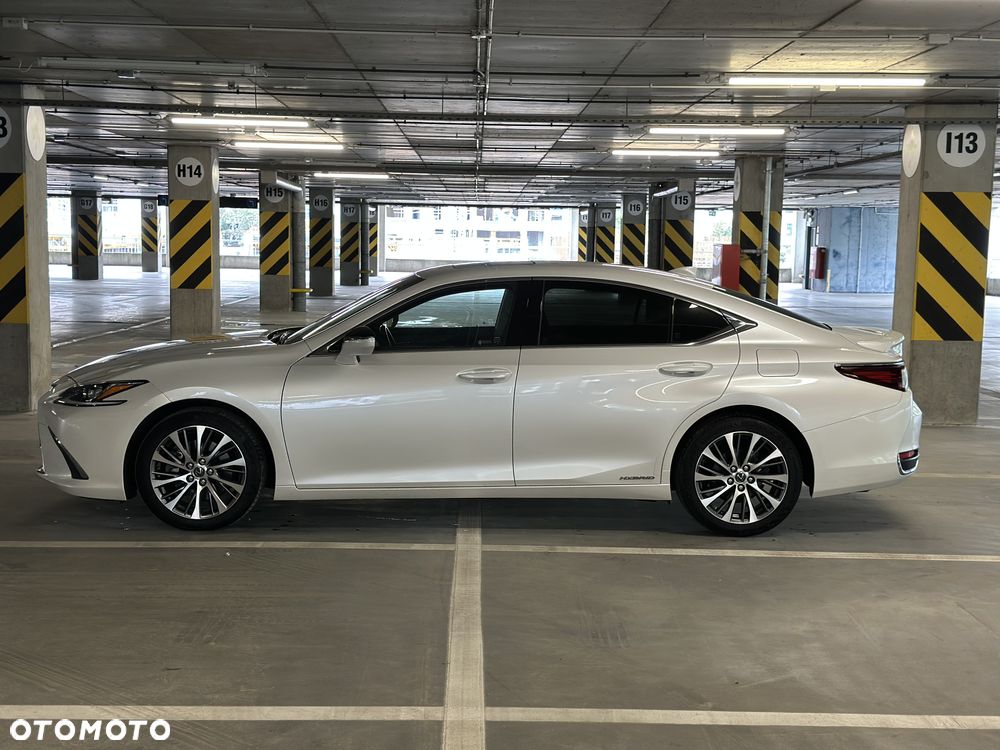 Lexus ES 300h Business Edition + - 7