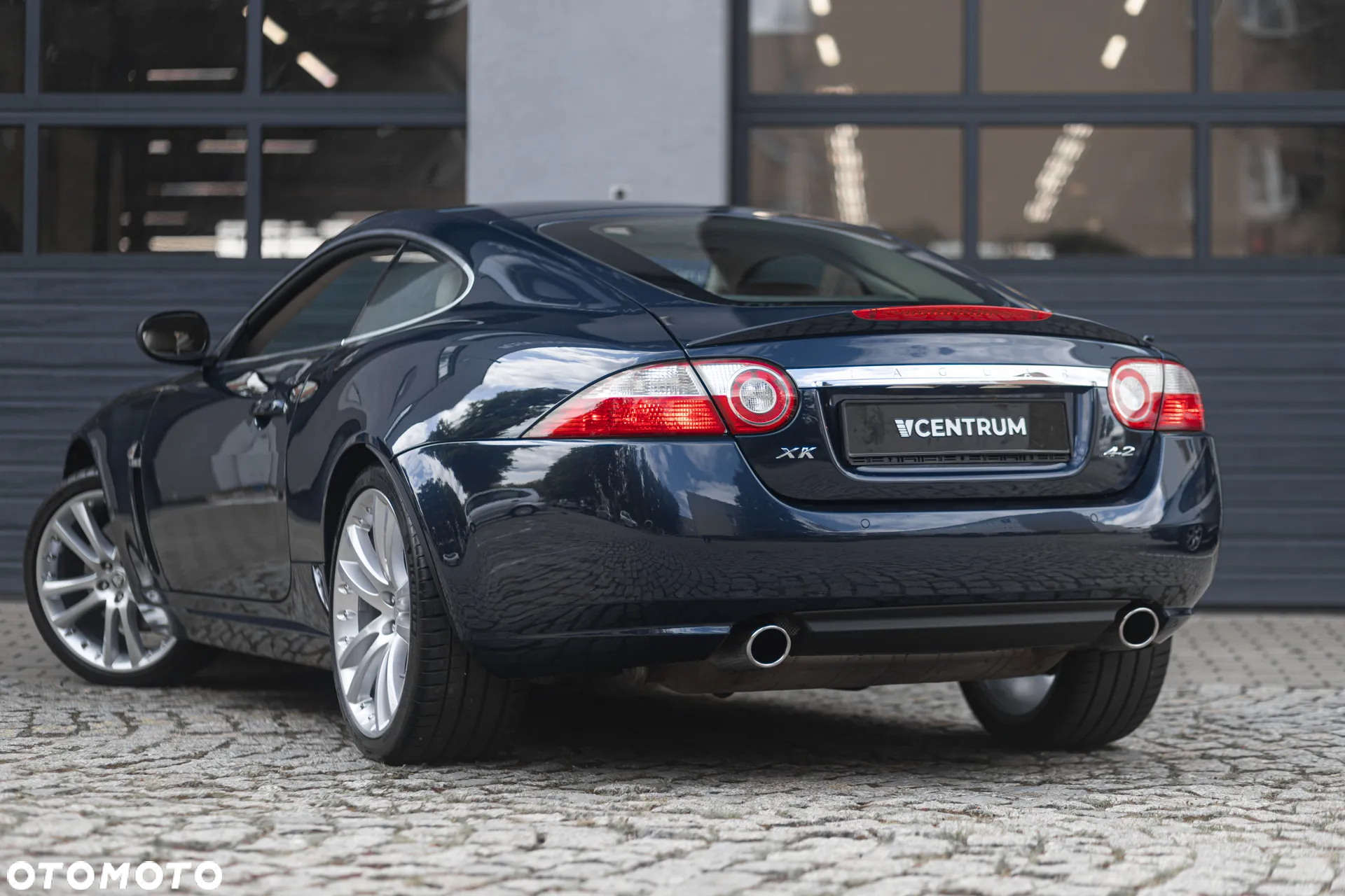 Jaguar XK 4.2 V8 - 12