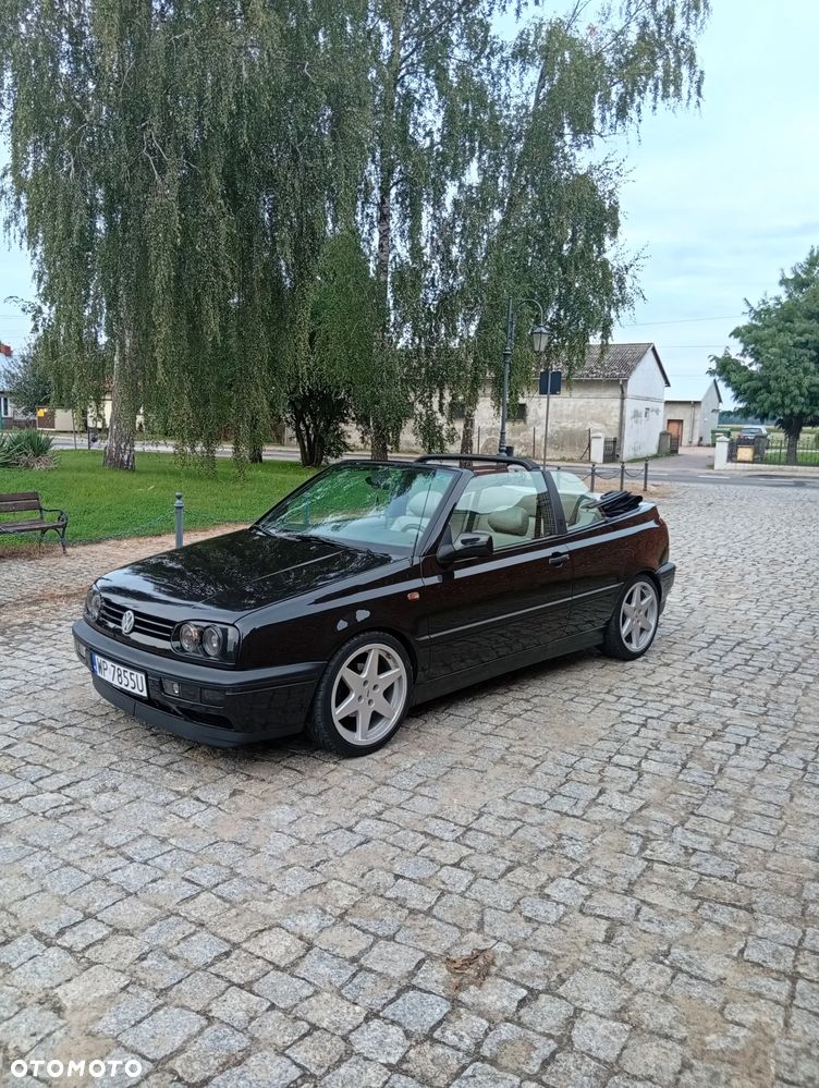 Volkswagen Golf Cabrio 1.8 - 6