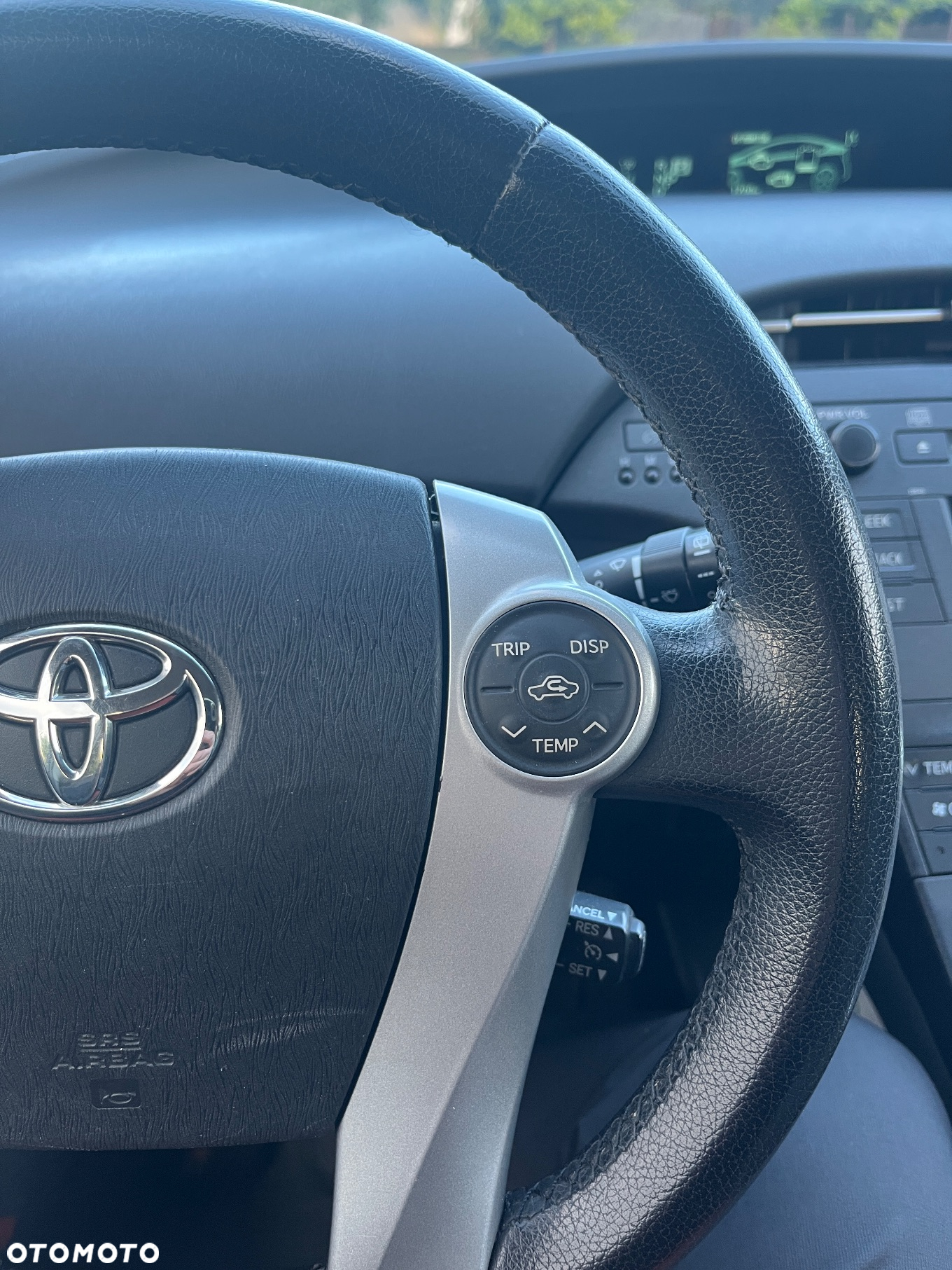 Toyota Prius 1.8 HSD Premium - 11