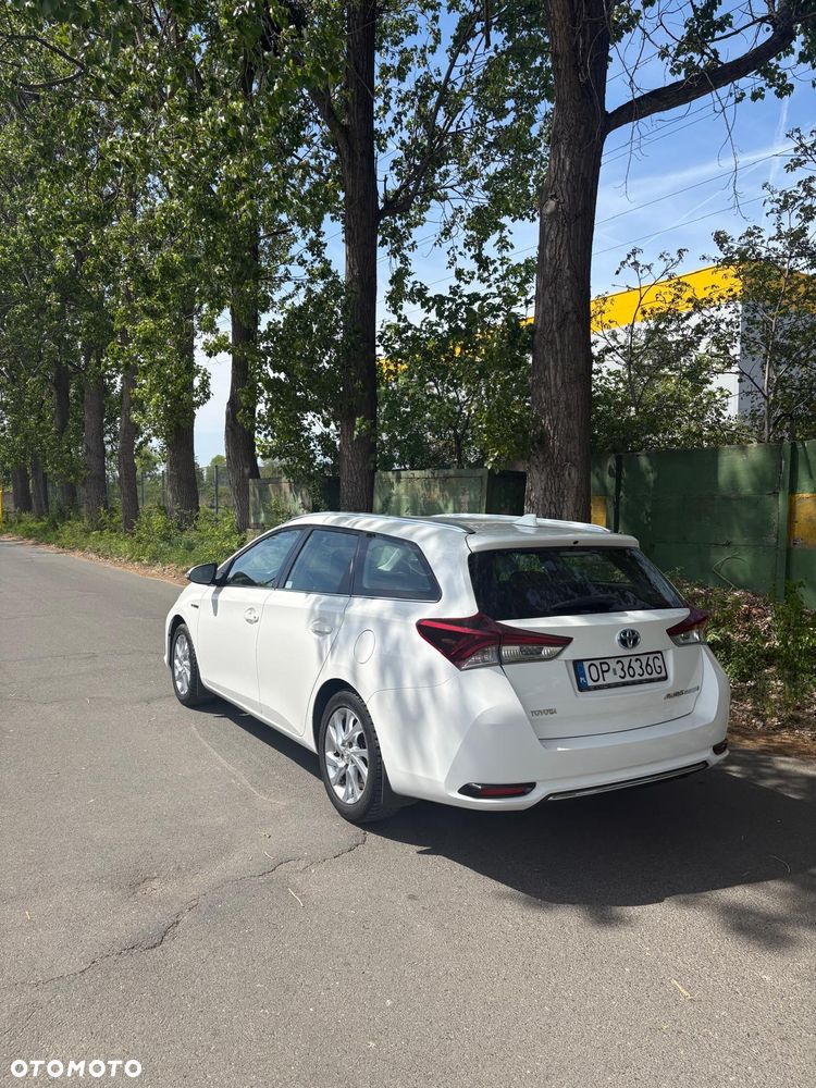 Toyota Auris 2016 photo 2