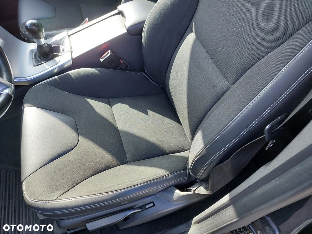 Volvo XC 60 D3 Momentum - 6