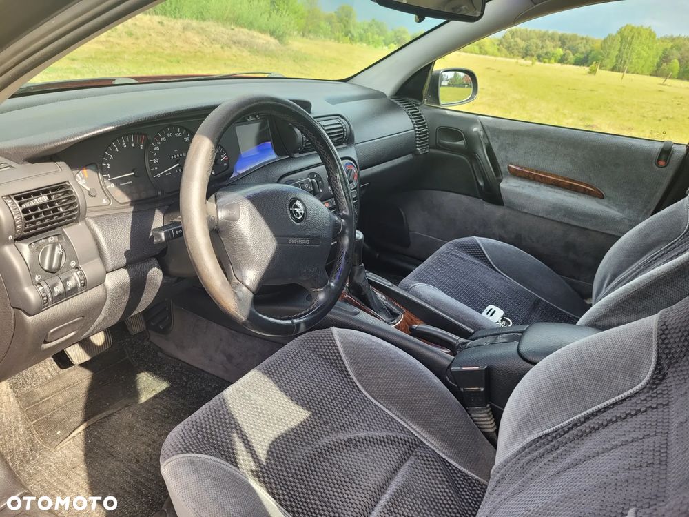 Opel Omega 2.0 CD - 12