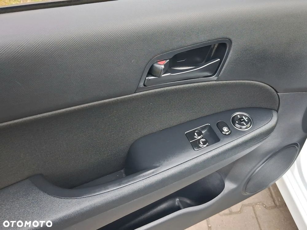 Hyundai i30 1.4 Blue Comfort - 26