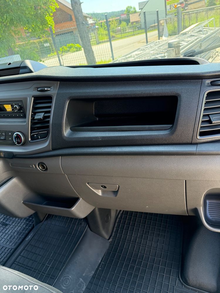 Ford Transit - 26