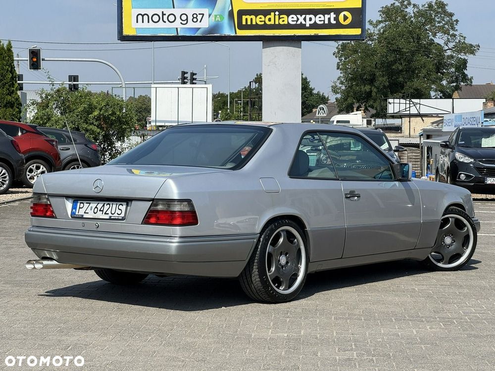 Mercedes-Benz W124 (1984-1993) - 12