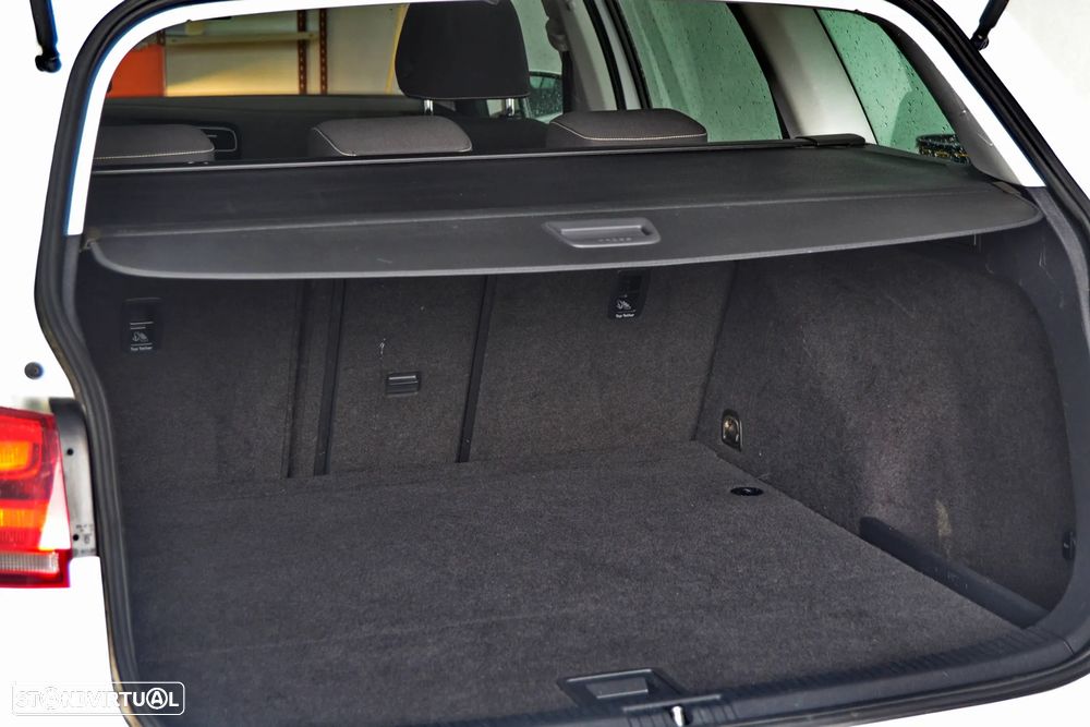 VW Golf Variant 1.6 TDi Highline DSG - 21