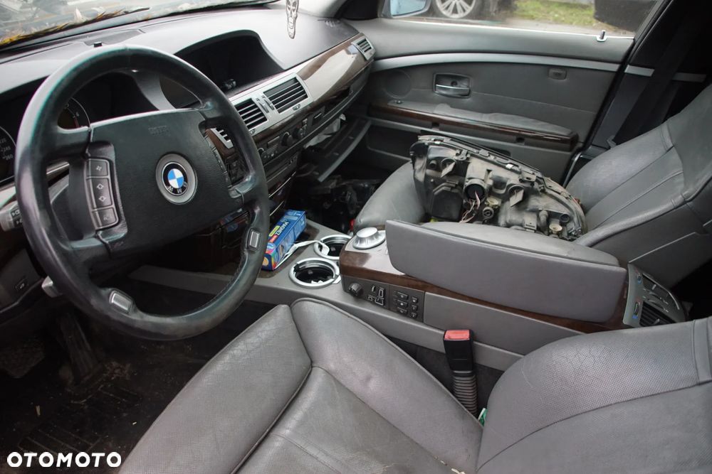 Auto na części - BMW E65 735i 3.6 V8 272 KM N62B36 GA6HP26Z 2002R Silnik Skrzynia Drzwi Maska Błotnik Zderzak Klapa Lampa Lusterko Szyba Deska Kokpit Sterownik Moduł Czujnik Licznik Panel Pokrętło iDrive - 9