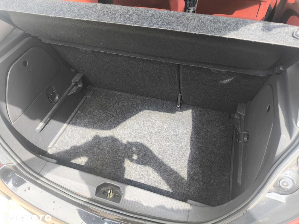 Opel Corsa 1.4 16V Enjoy - 12