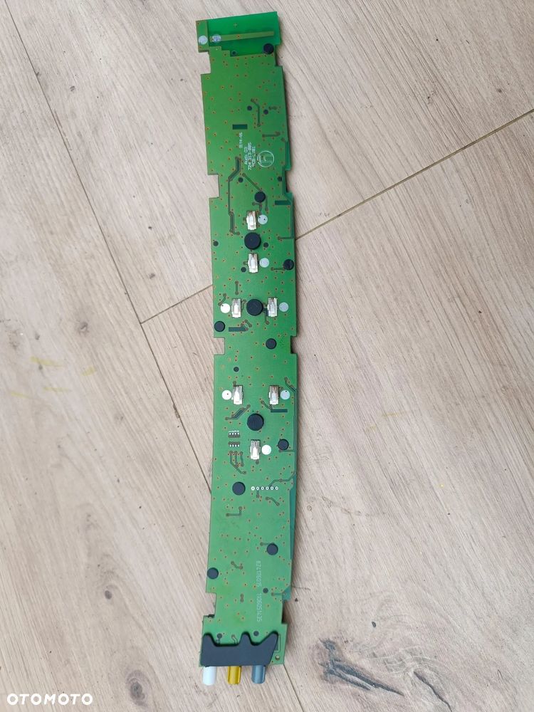 AUDI A8 D3 WZMACNIACZ ANTENOWY ANTENY 4E0035225AC - 2