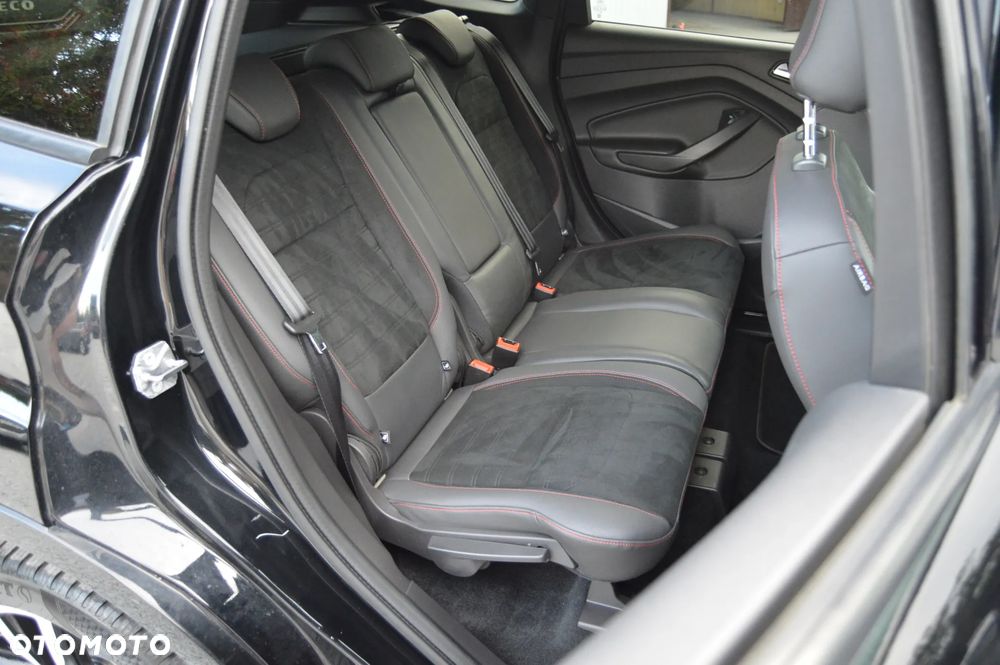 Ford Kuga 2.0 TDCi 4x4 ST-Line - 32
