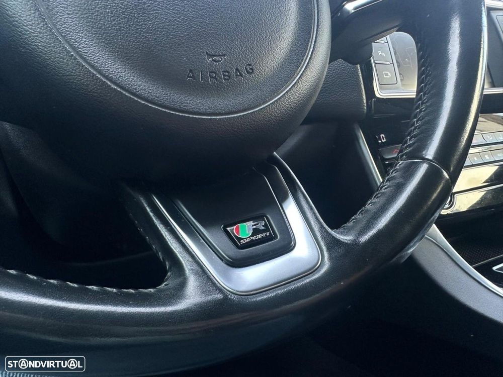 Jaguar XE 2.0 D R-Sport Aut. - 31