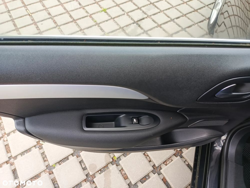 Citroën C4 e-HDi 115 ETG6 Exclusive - 22
