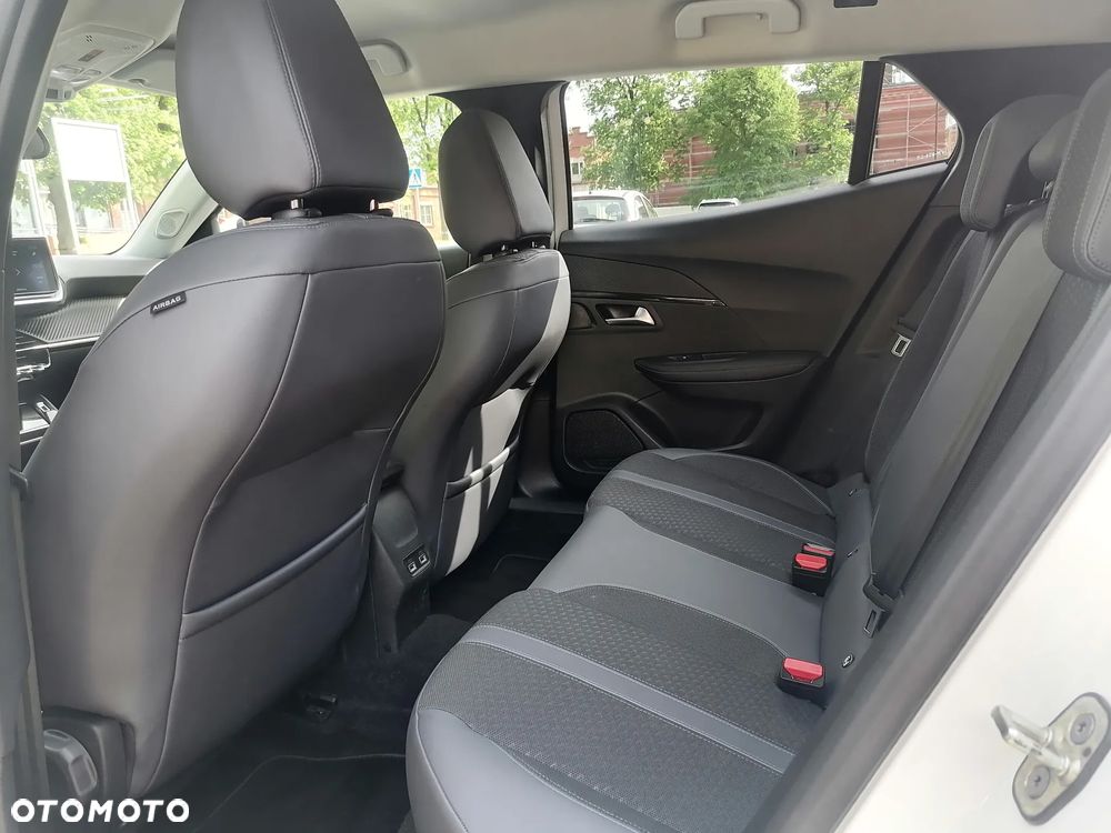 Peugeot 2008 1.5 BlueHDi Allure S&S - 21