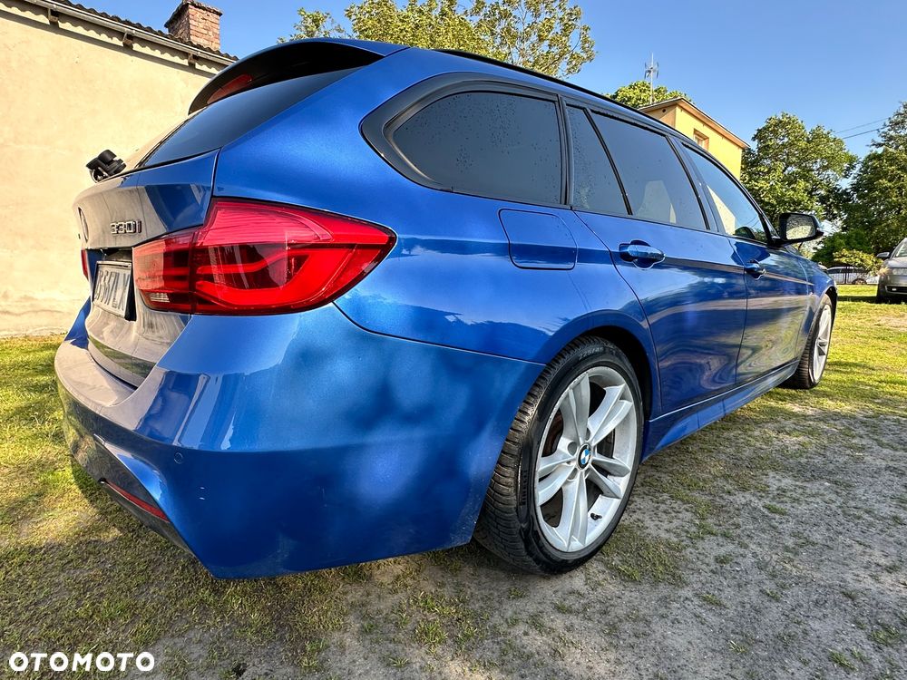 BMW Seria 3 330i - 9