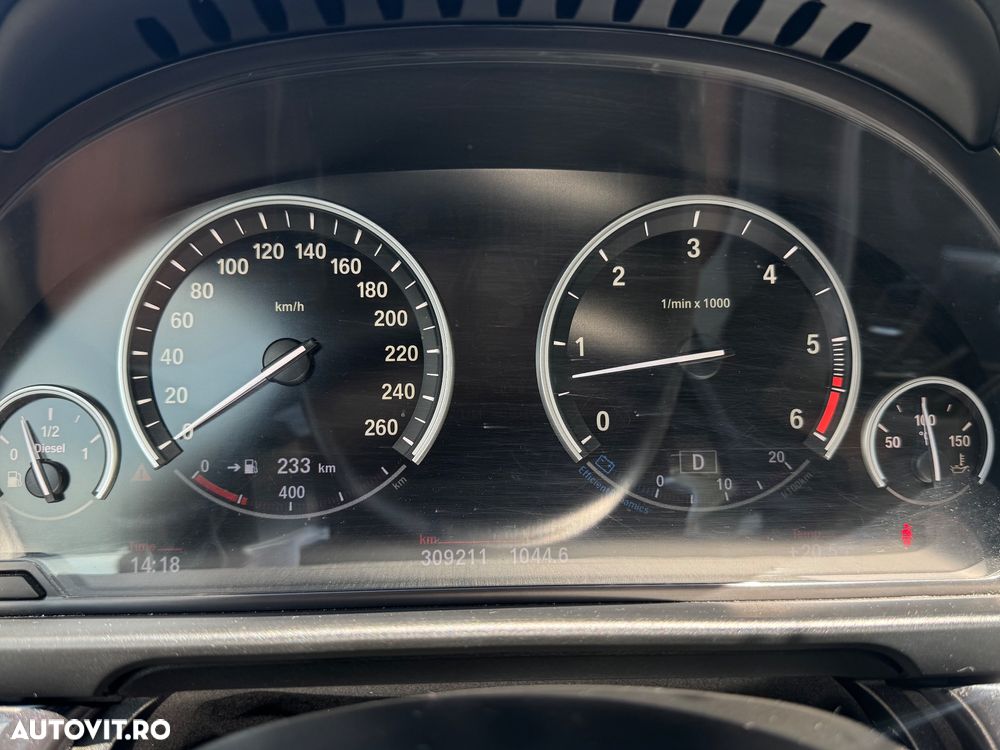 BMW Seria 5 530d xDrive - 9
