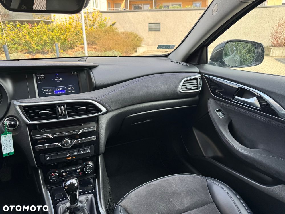 Infiniti Q30 1.5d Premium - 24