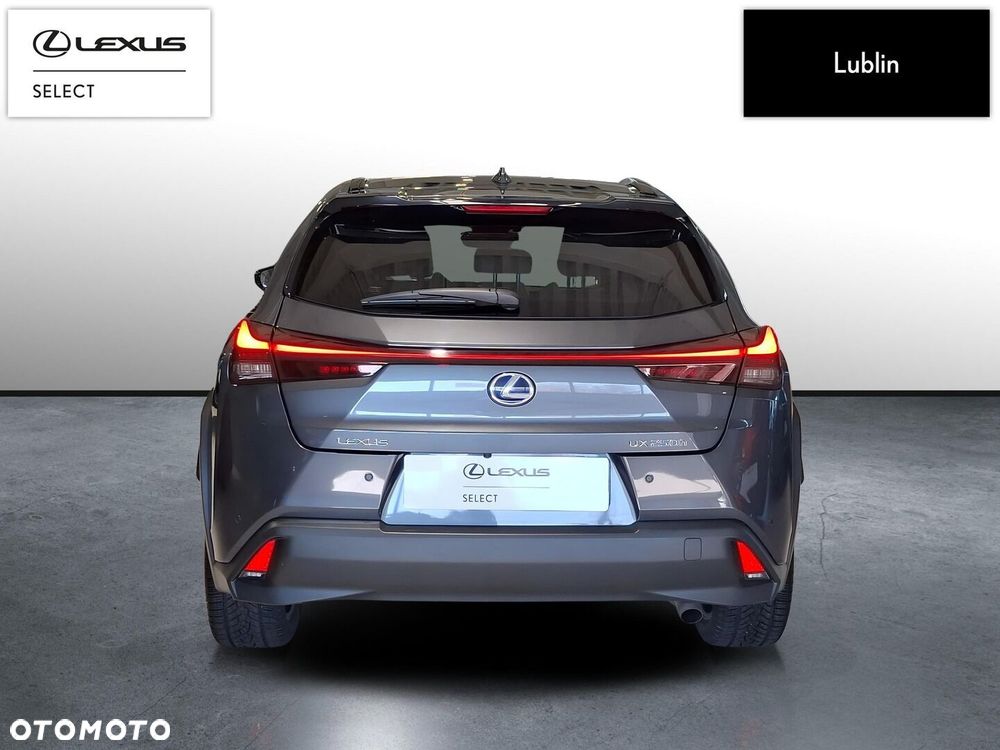 Lexus UX - 4