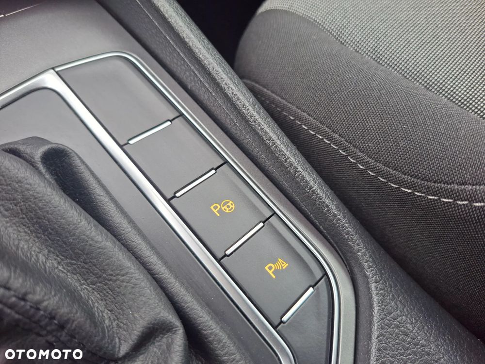 Volkswagen Golf Sportsvan 1.4 TSI (BlueMotion Technology) DSG Sound - 30