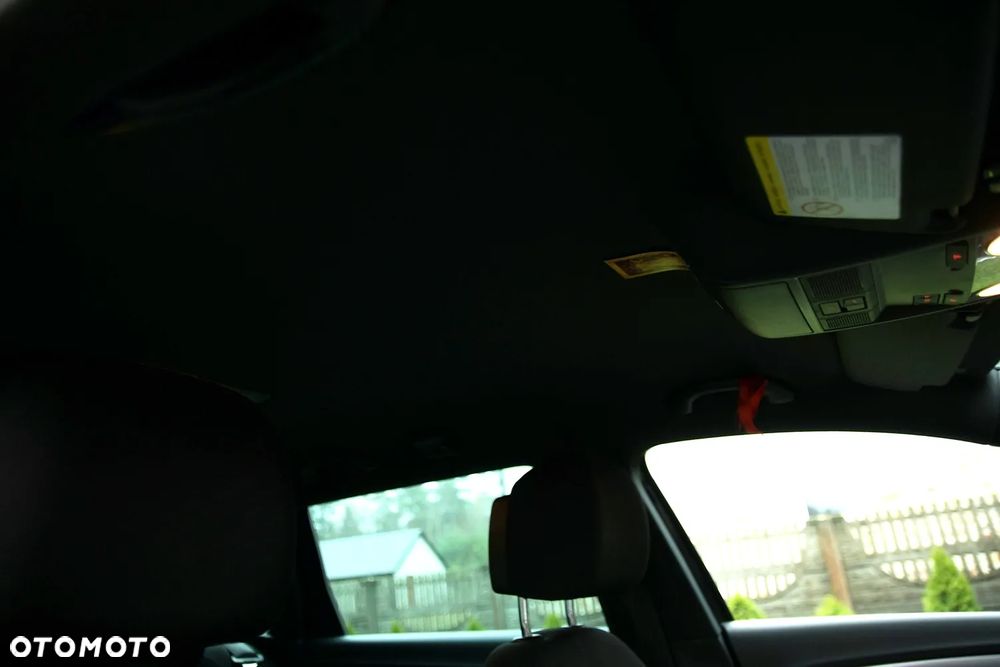 Volkswagen Passat - 17