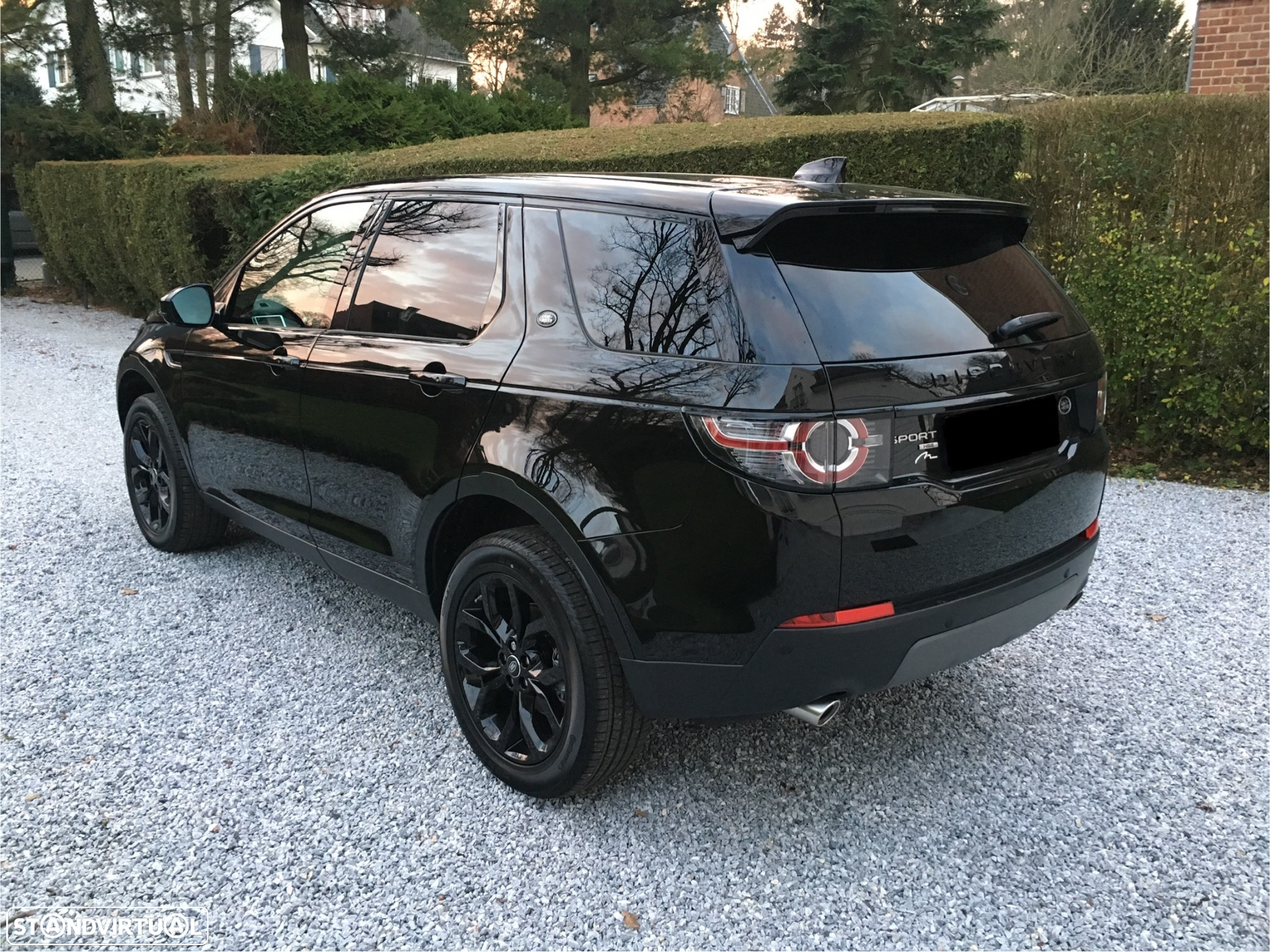 Land Rover Discovery Sport 2.0 TD4 HSE Luxury 7L Auto - 4