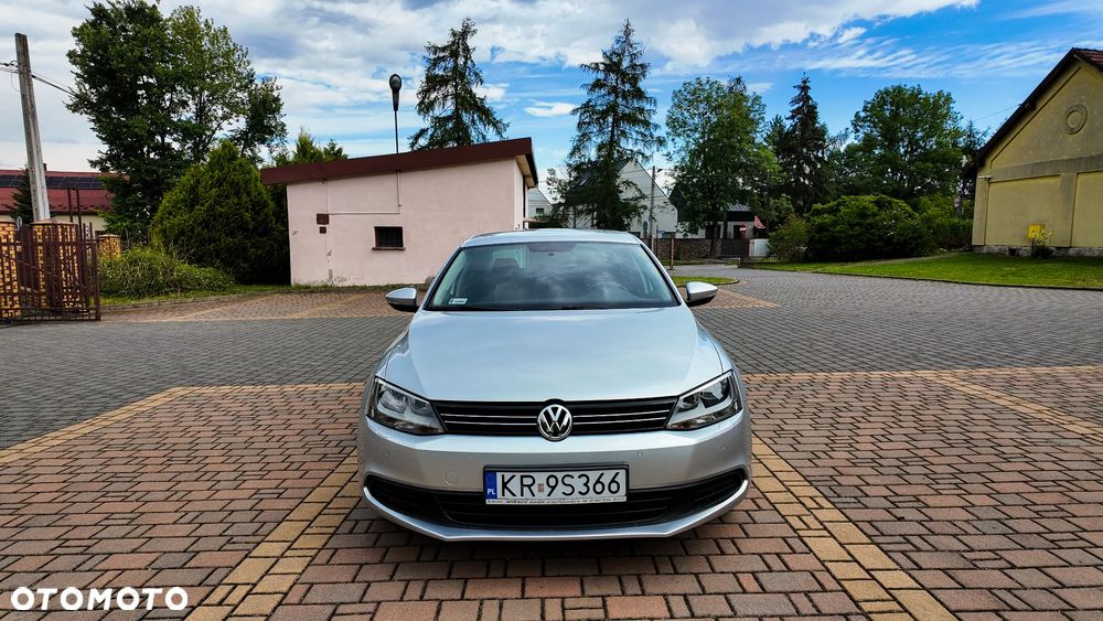 Volkswagen Jetta 1.6 TDI Highline - 12