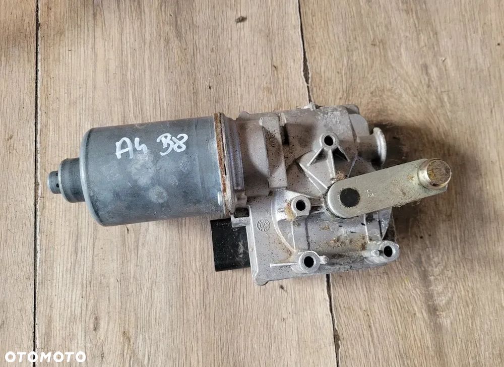 Silniczek wycieraczek przód Audi A4 B8 8K1955119A 2010r Europa