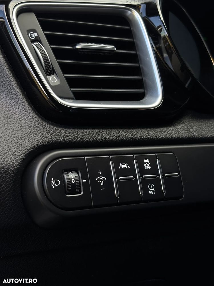 Kia Ceed - 9