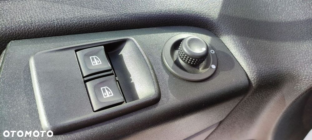 Renault Trafic - 23