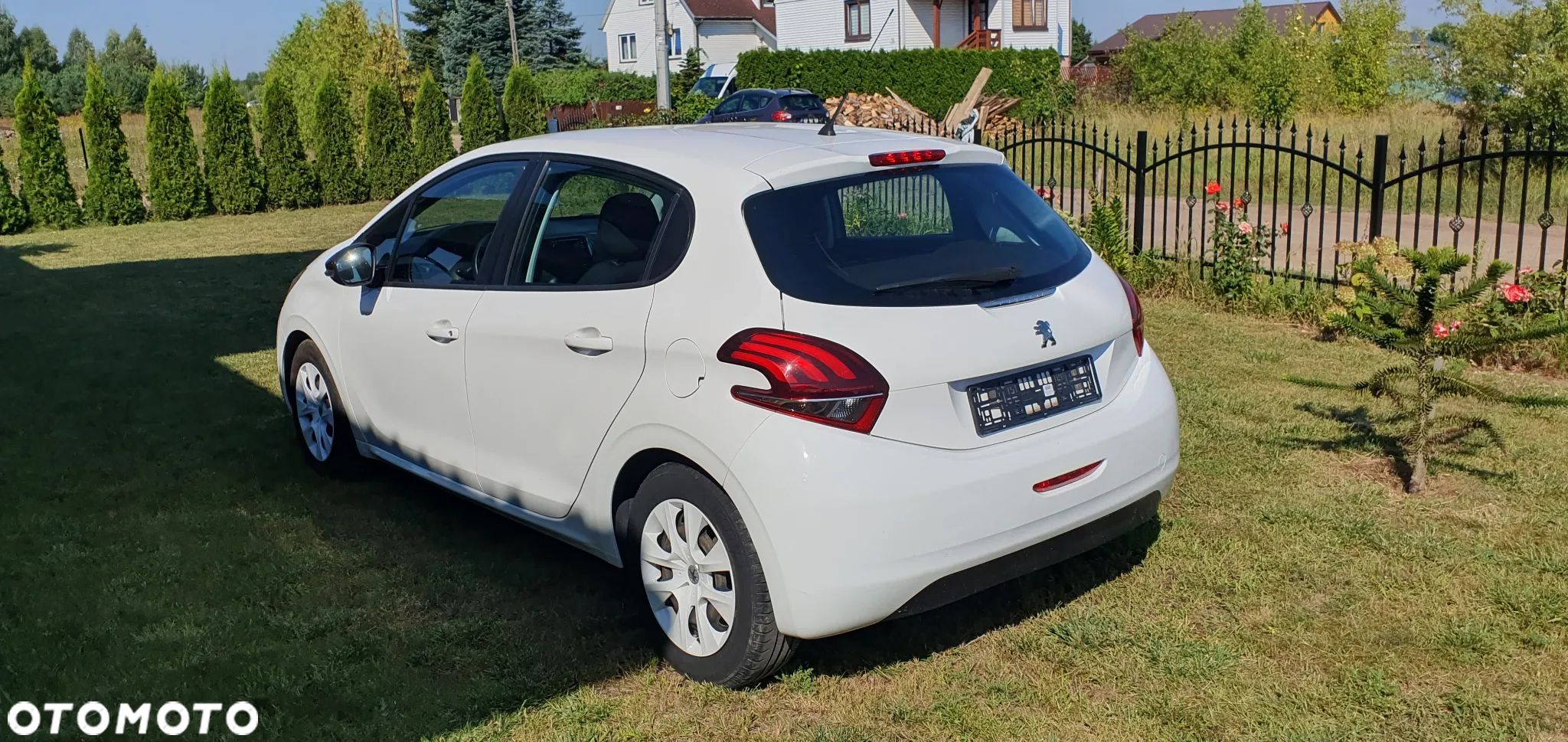 Peugeot 208 - 4