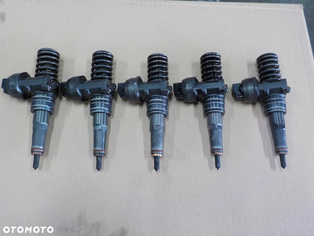 VW T5 2.5 TDI AXD WTRYSK WTRYSKI POMPOWTRYSK 07Z145073F - 1