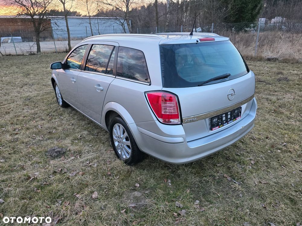 Opel Astra 1.7 CDTI DPF 150 Jahre - 4