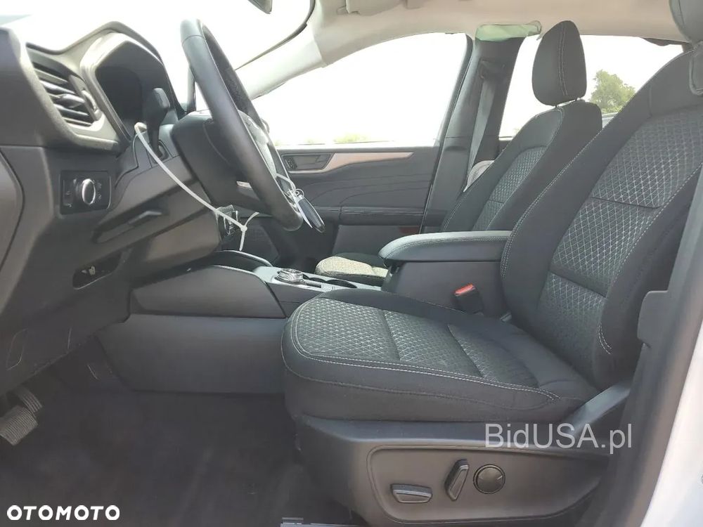 Ford Kuga - 8
