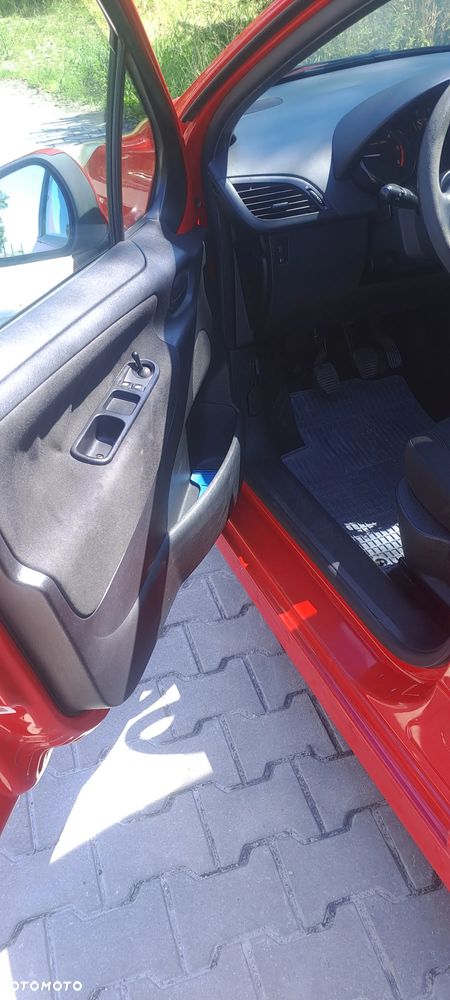 Peugeot 207 1.4 HDi Trendy - 9