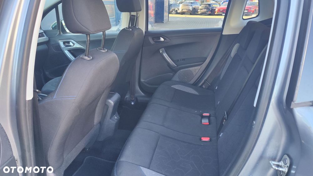 Peugeot 2008 1.2 Pure Tech GPF Style S&S EAT6 - 6