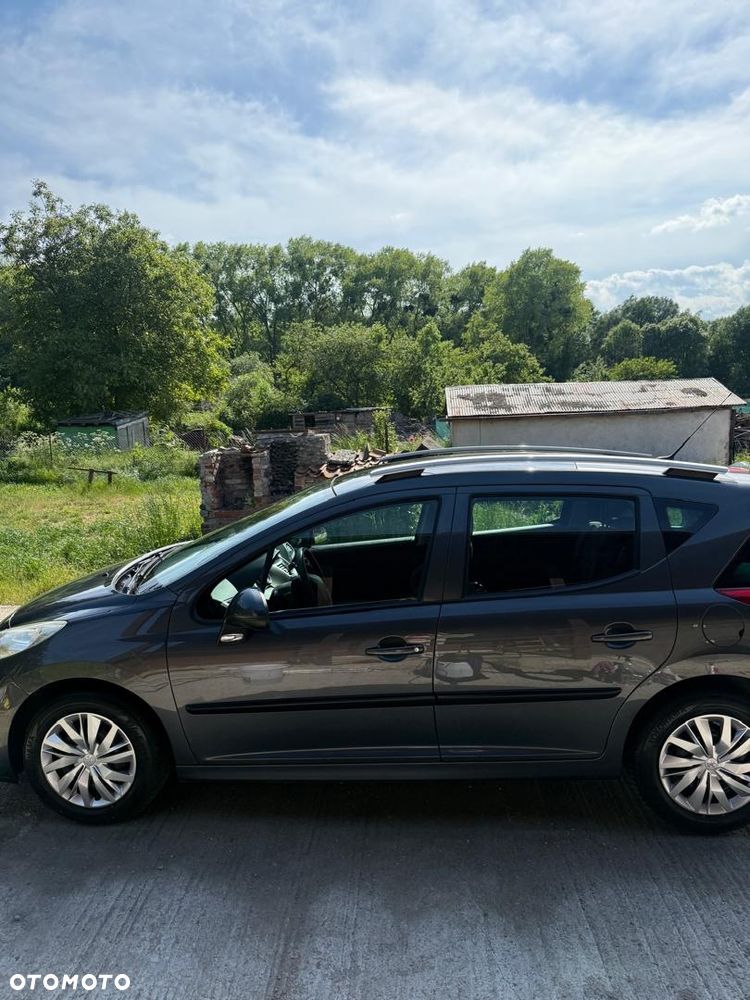 Peugeot 207 - 6