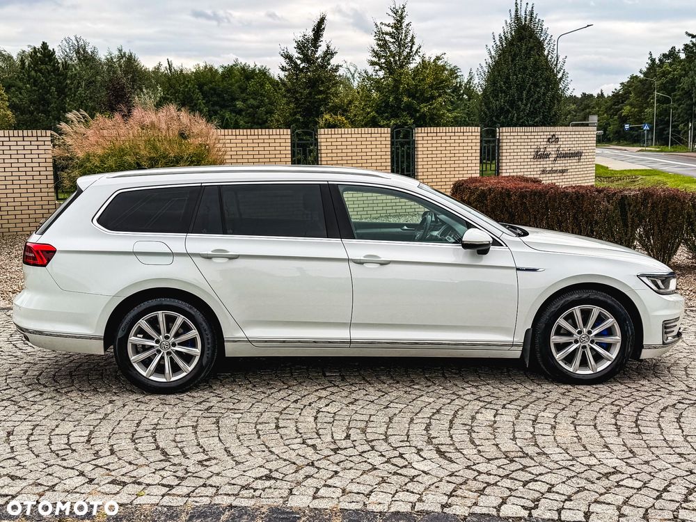 Volkswagen Passat - 15