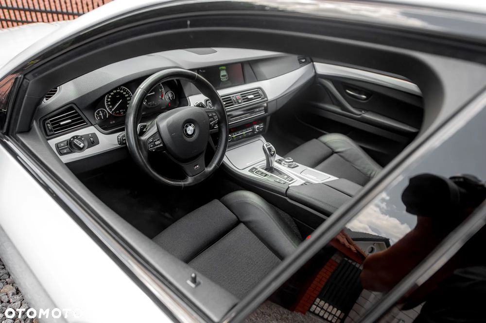 BMW Seria 5 525d xDrive Sport-Aut Modern Line - 18
