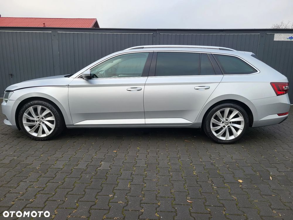 Skoda Superb 2.0 TDI DSG Premium Edition - 2