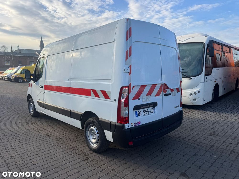 Renault Master 2015 r. L2H2 Blaszak klimatyzacja - 9