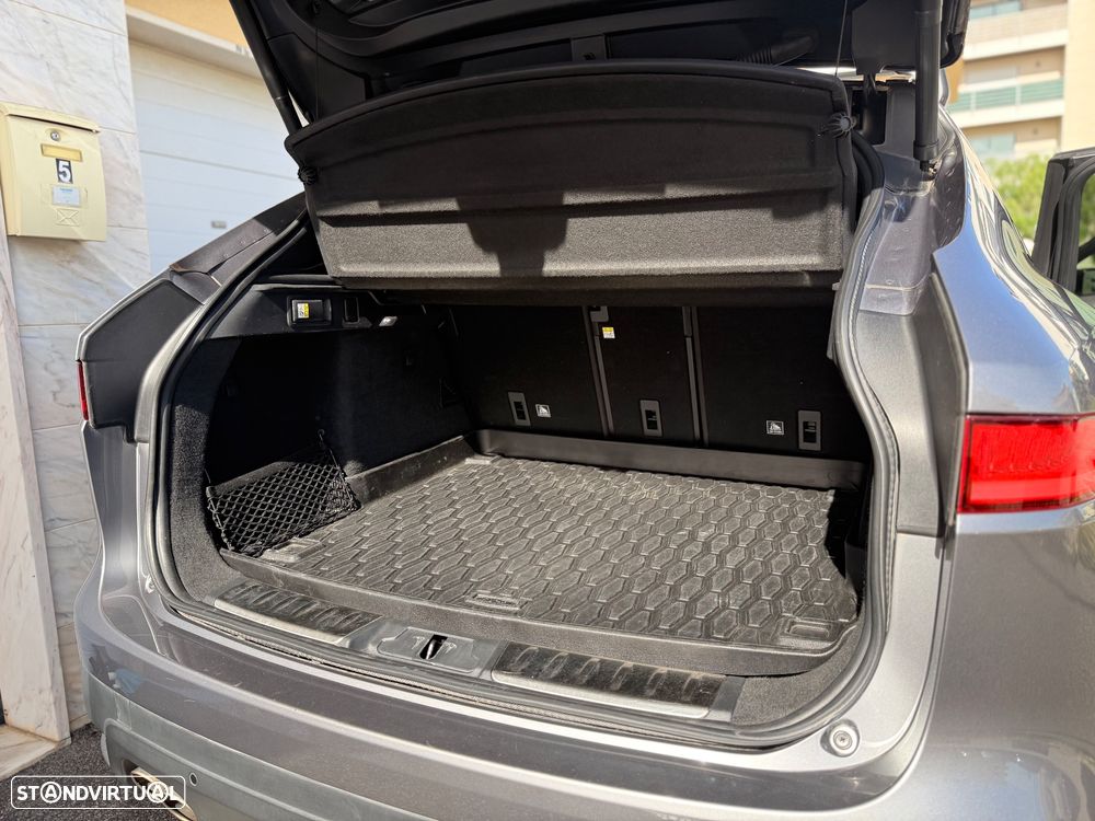 Jaguar F-Pace 2.0 i4D R-Sport Aut. - 11